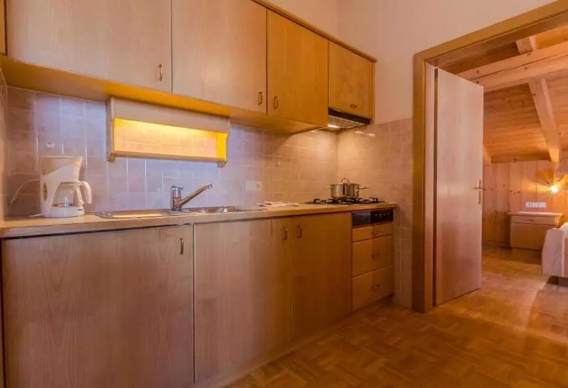 Aamiaismajoitus (B&B) Tlisüra