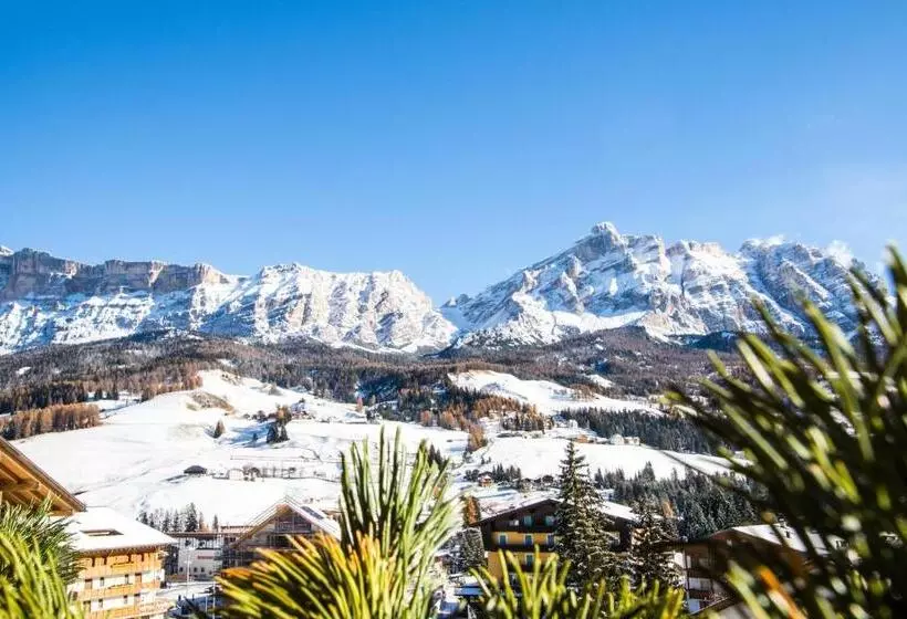 Aamiaismajoitus (B&B) Tlisüra