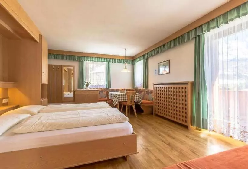 Aamiaismajoitus (B&B) Tlisüra