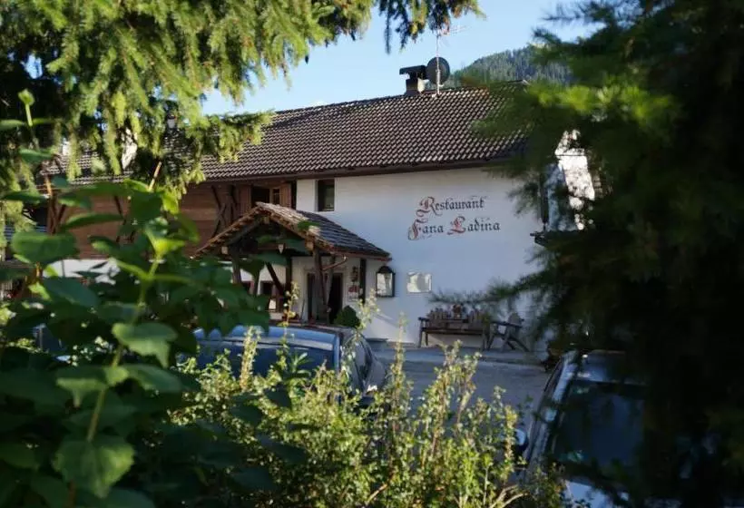 Aamiaismajoitus (B&B) La ücia By Fana Ladina