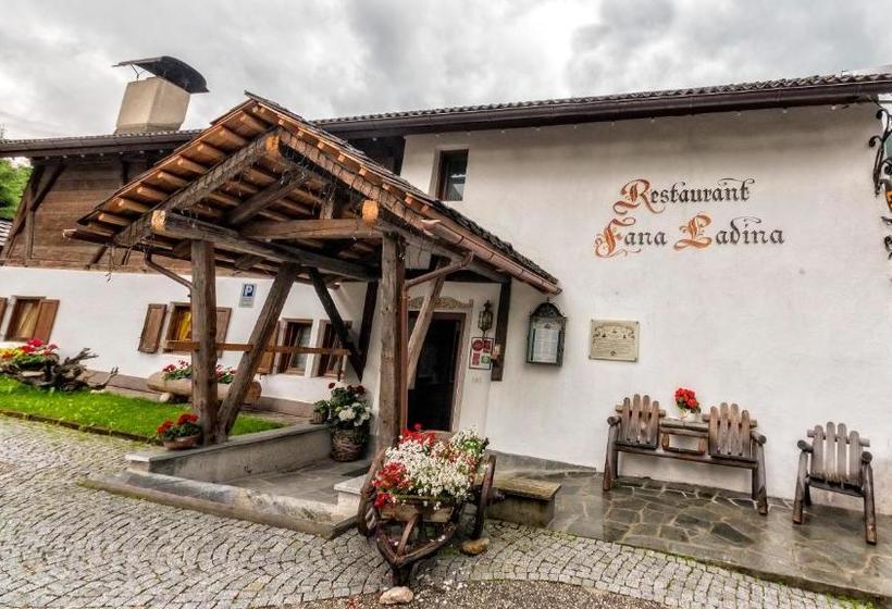 Bed and Breakfast La ücia By Fana Ladina