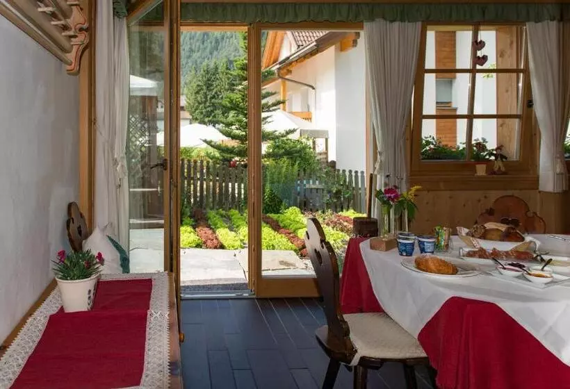 Aamiaismajoitus (B&B) La ücia By Fana Ladina