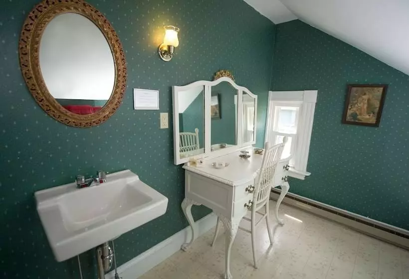 تختخواب و صبحانه Thornhedge Inn