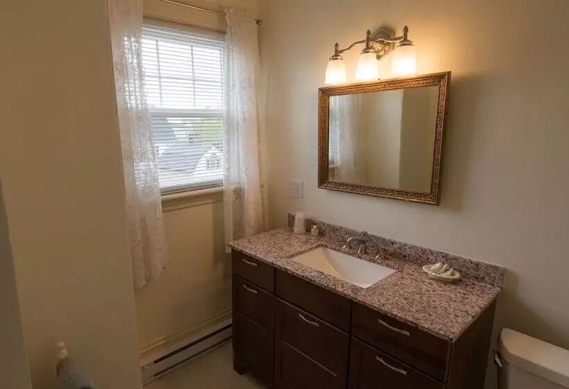 تختخواب و صبحانه Thornhedge Inn