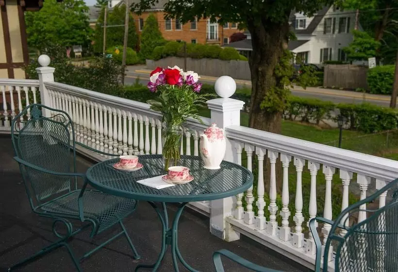 تختخواب و صبحانه Thornhedge Inn