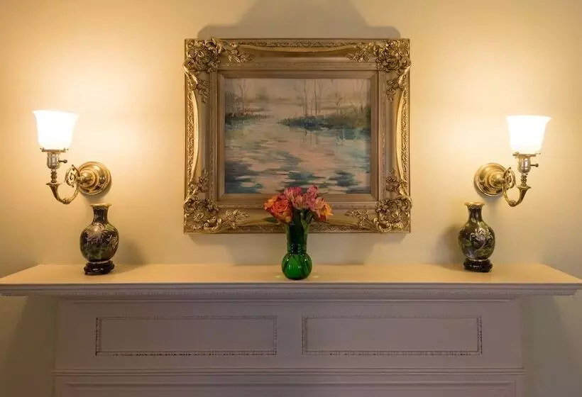 تختخواب و صبحانه Thornhedge Inn