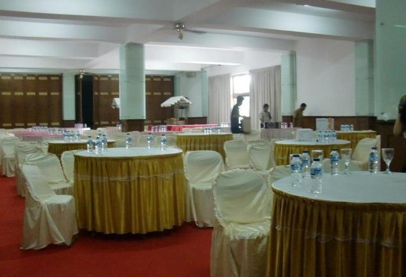 Otel Captial O 2205 3 Intan