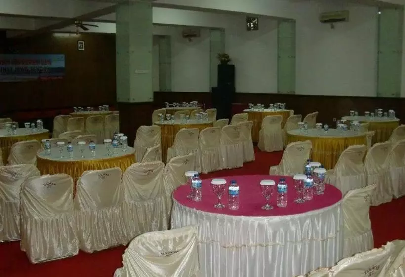 Hotel Captial O 2205  3 Intan