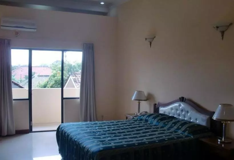 Hotel Captial O 2205  3 Intan