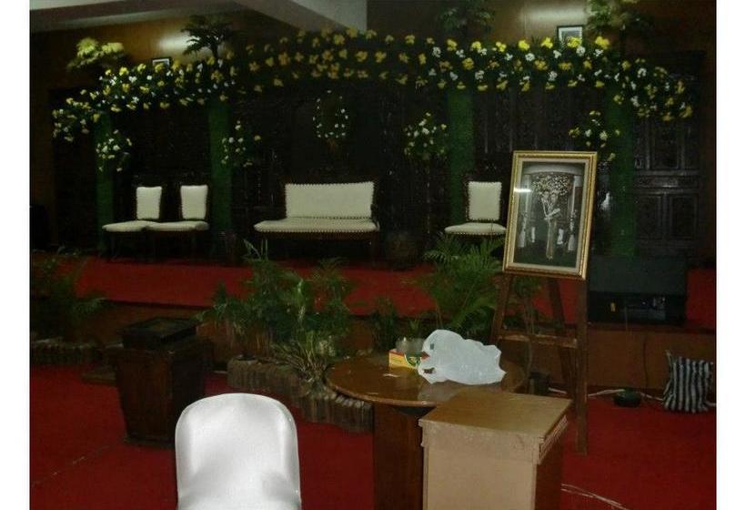 Otel Captial O 2205 3 Intan