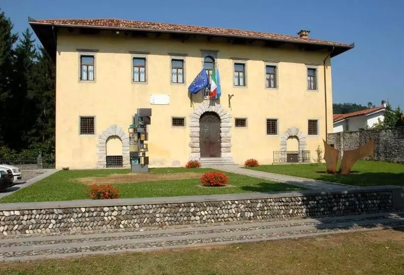 ホテル Albergo Al Tarcentino