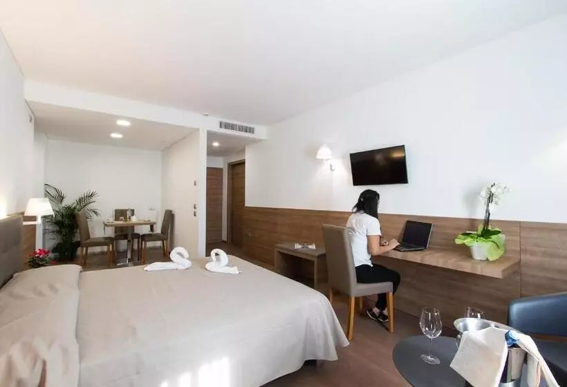 ホテル Albergo Al Tarcentino