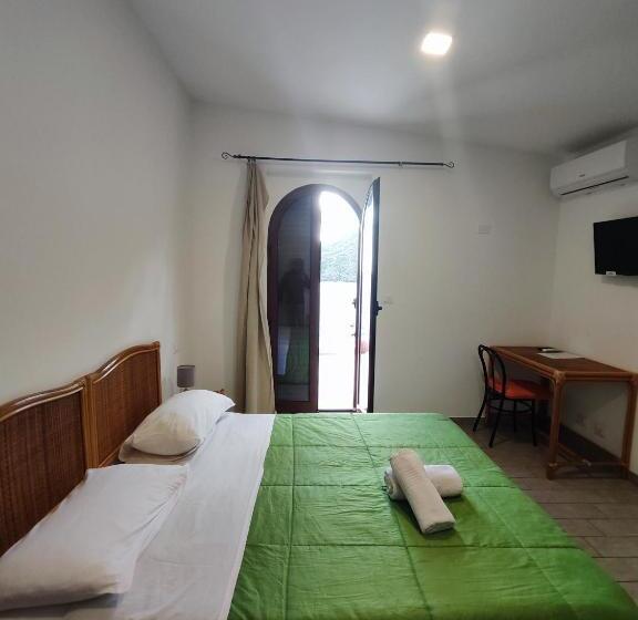 בית מלון כפרי Faraglione