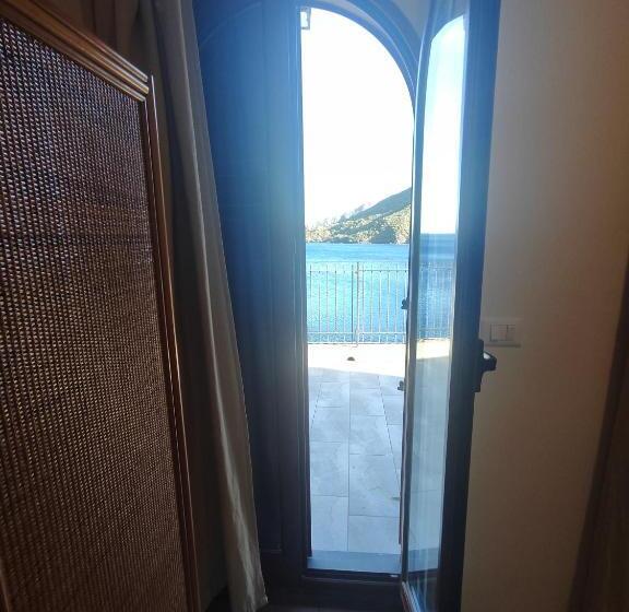 בית מלון כפרי Faraglione