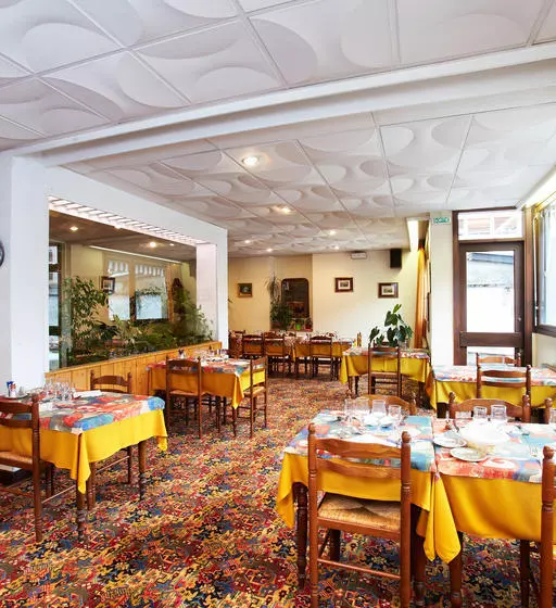 هتل Hôtel De Paris