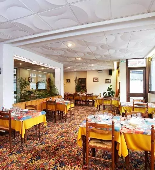 هتل Hôtel De Paris