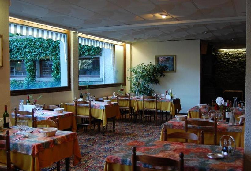 ホテル Hôtel De Paris