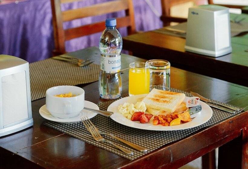 Hotel Narnia Maldives