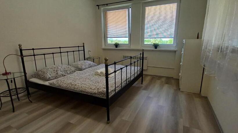 בית מלון כפרי Pod šaumburkem