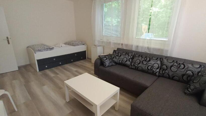 בית מלון כפרי Pod šaumburkem