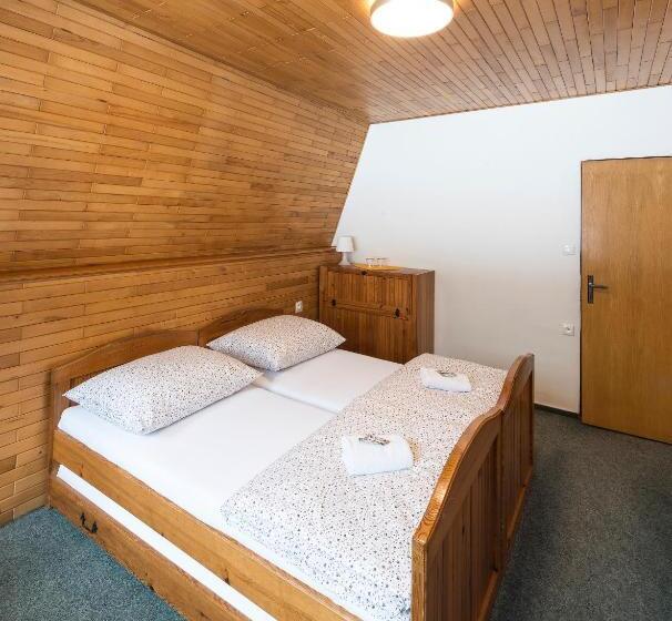 בית מלון כפרי Pod šaumburkem