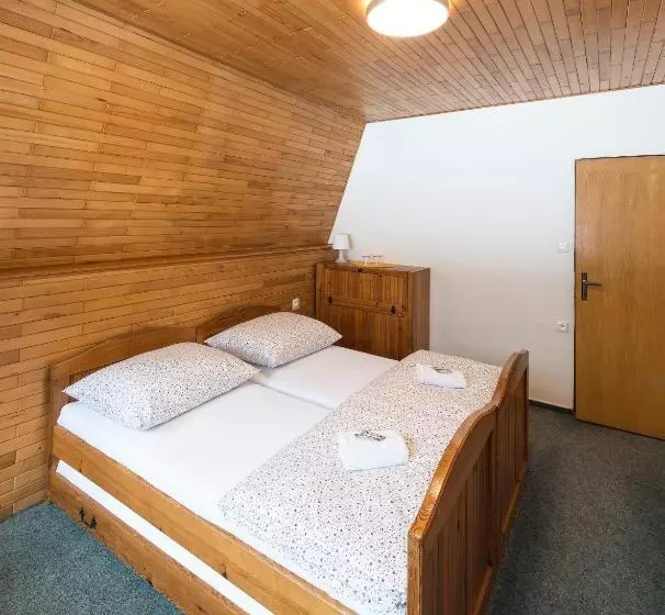 ホテル Pod šaumburkem