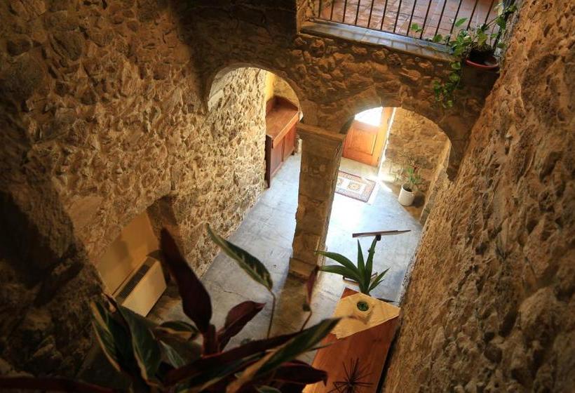 בית מלון כפרי Sas Benas