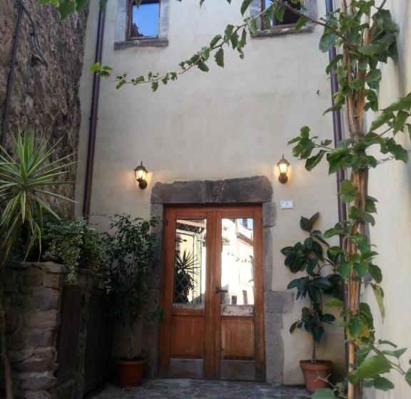 בית מלון כפרי Sas Benas