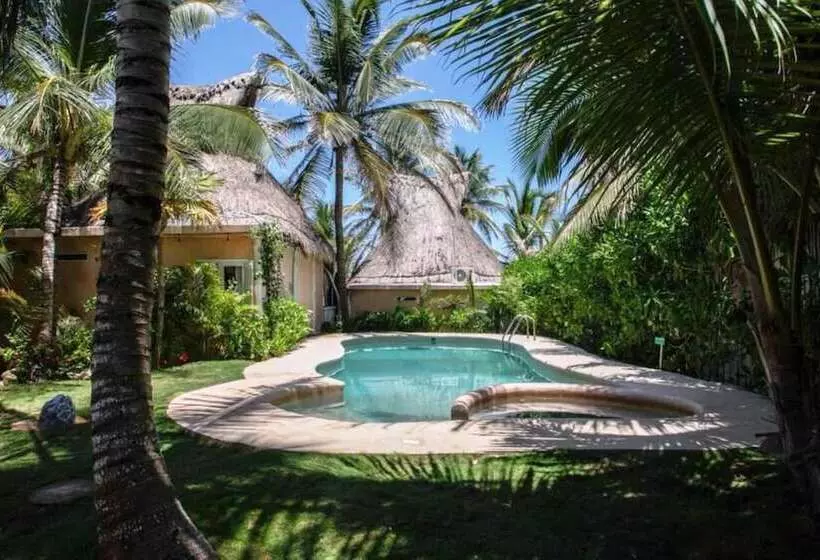 Hotelli Villa Las Estrellas Tulum  Located At The Party Zone