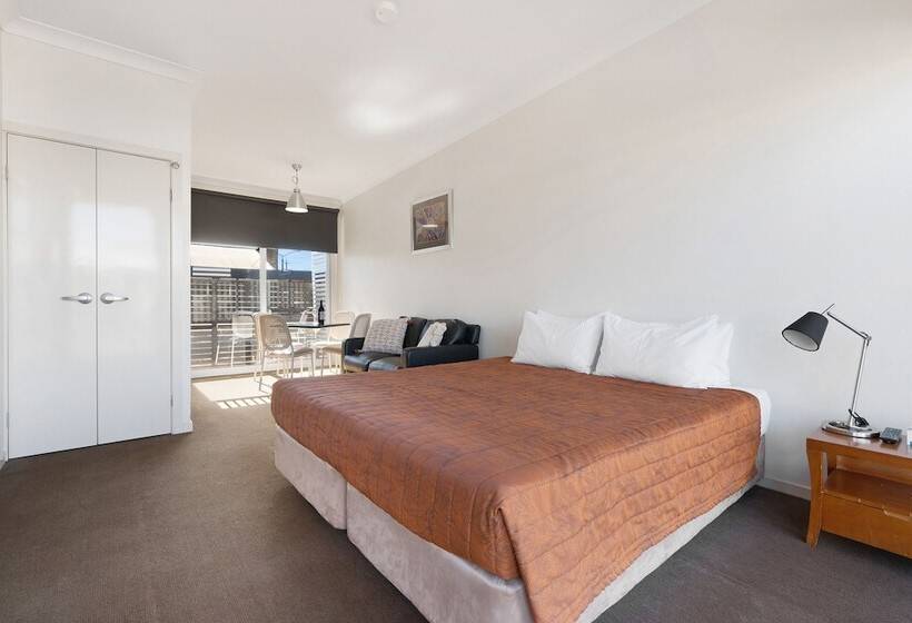 Мотель Smart Stayzzz Inns