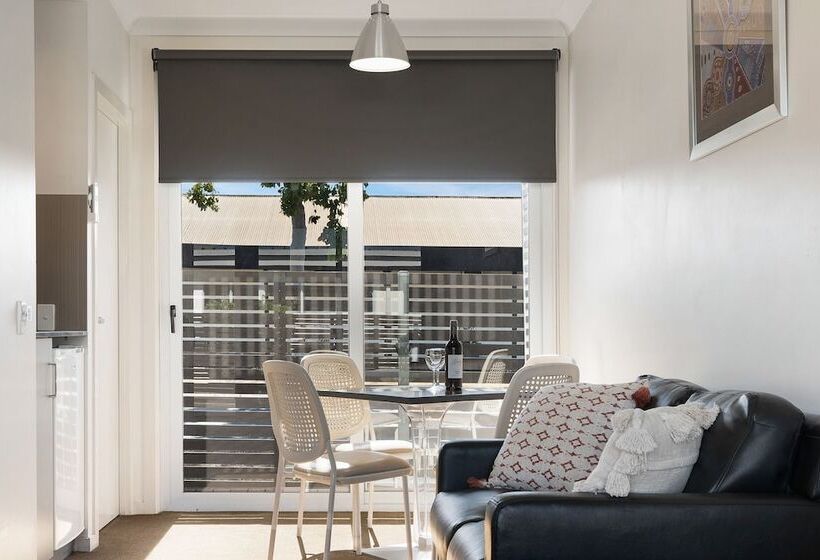 Мотель Smart Stayzzz Inns