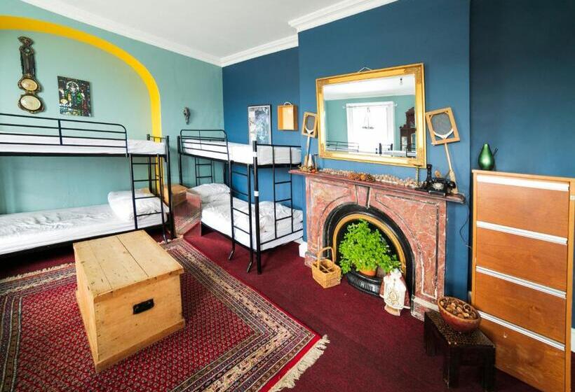 Spoon And The Stars Hostel