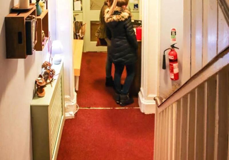 Spoon And The Stars Hostel