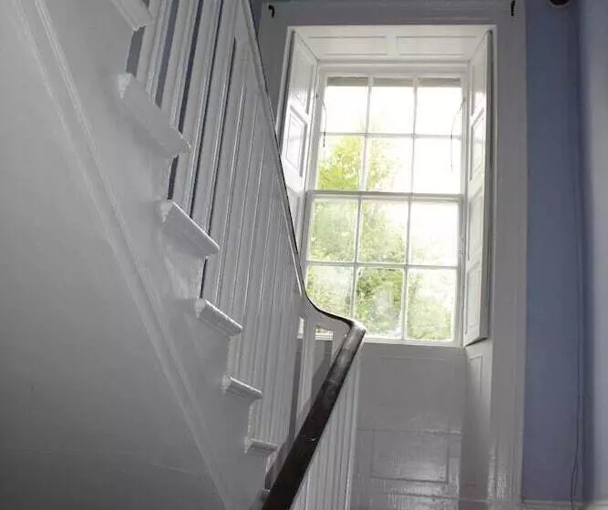 Spoon And The Stars Hostel