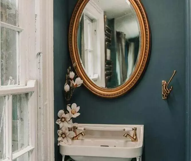 Spoon And The Stars Hostel