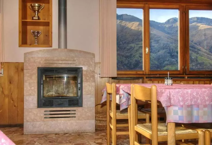 Hotelli Albergo De Jean