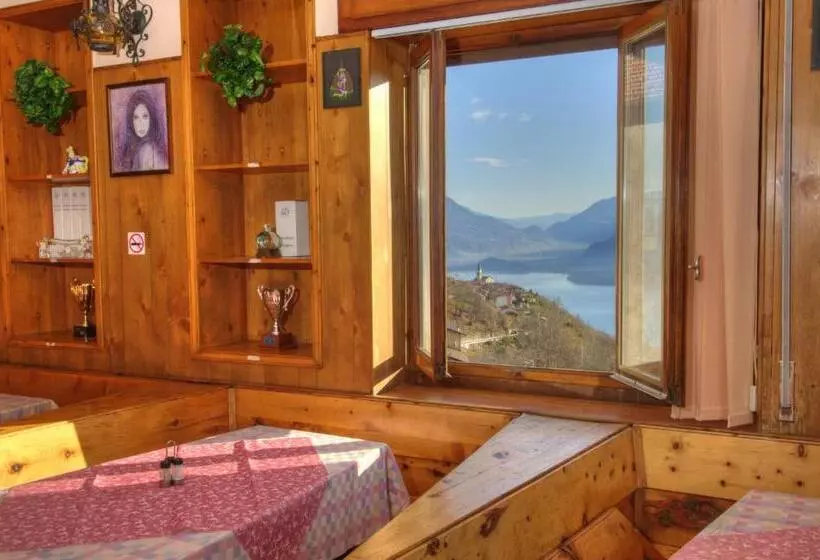 Hotelli Albergo De Jean