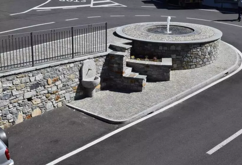 Hotelli Albergo De Jean