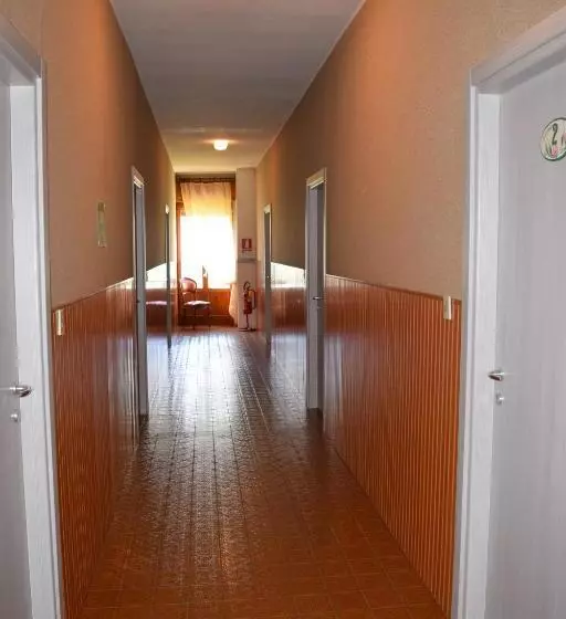 Hotelli Albergo De Jean