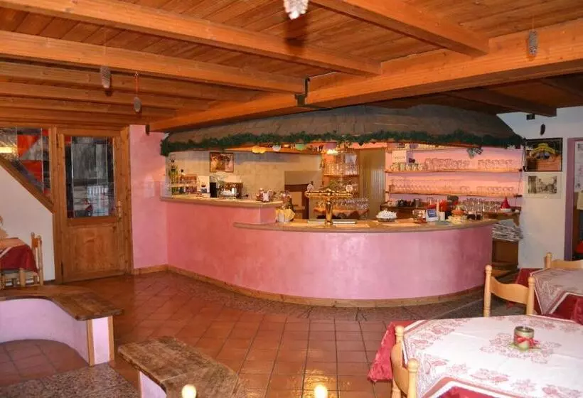 هتل Albergo Ristorante K2