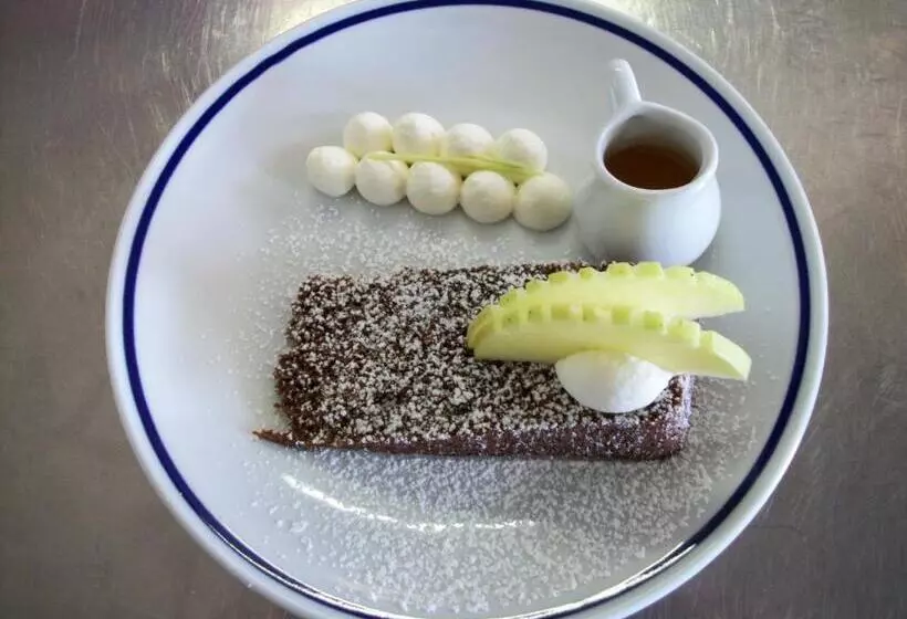 هتل Albergo Ristorante K2