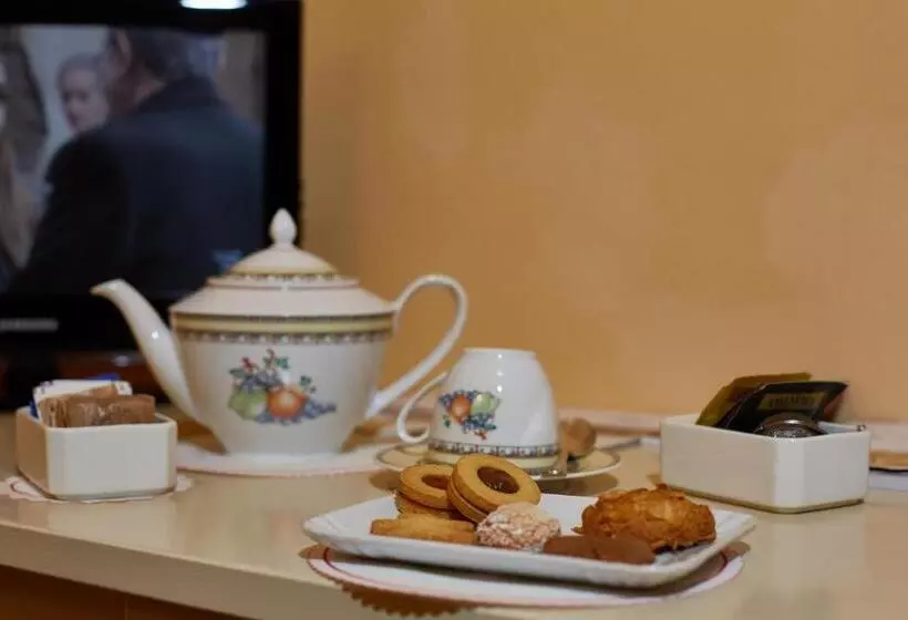 Hotelli Albergo Trattoria Il Leone