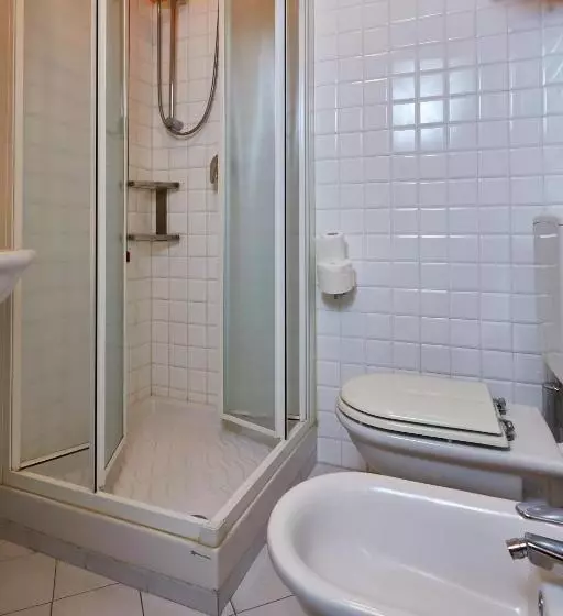 Hotelli Albergo Trattoria Il Leone