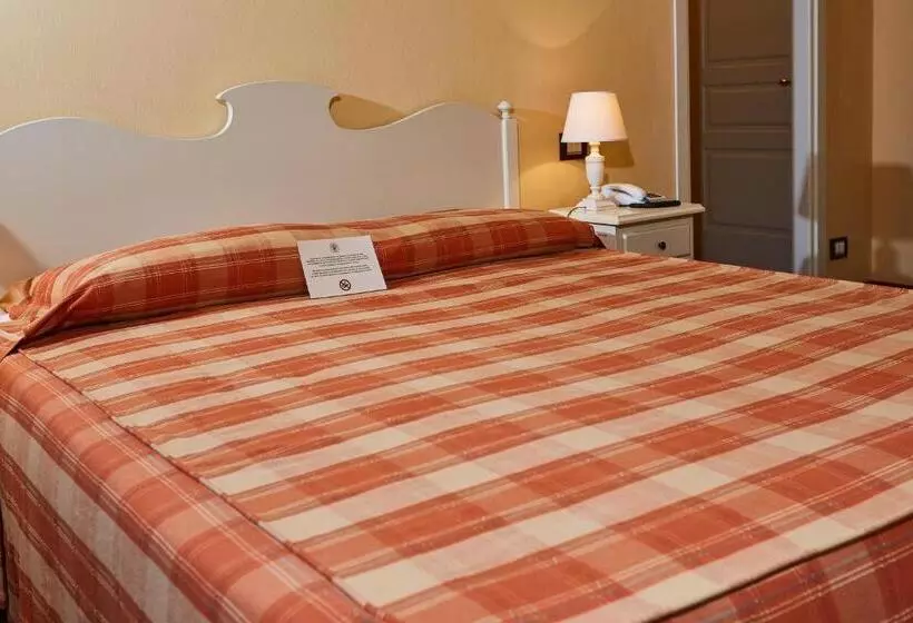 Hotelli Albergo Trattoria Il Leone