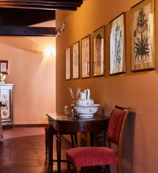 Hotelli Albergo Trattoria Il Leone