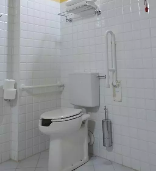 Hotelli Albergo Trattoria Il Leone