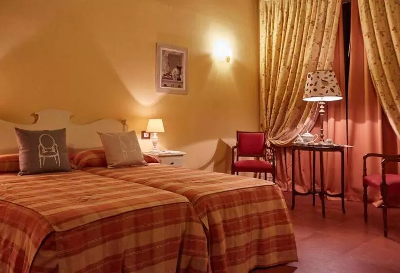 Hotelli Albergo Trattoria Il Leone