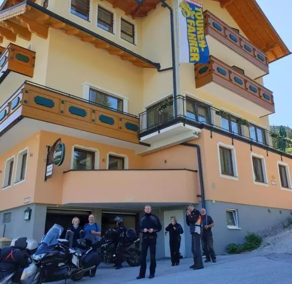 Hotelli Alpengasthof Grimmingblick