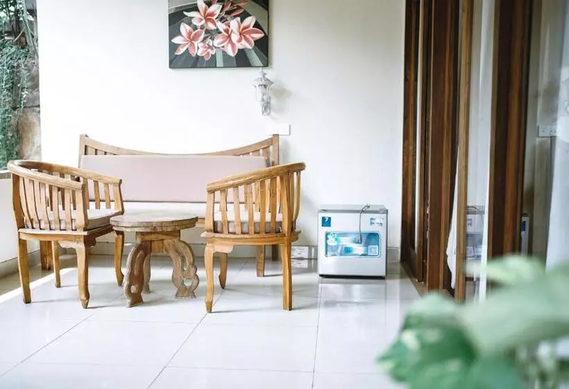 Amed Cafe & Hotel Kebun Wayan