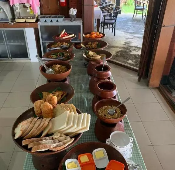 Amed Cafe & Hotel Kebun Wayan